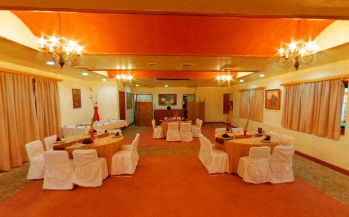 Salon las Campanas